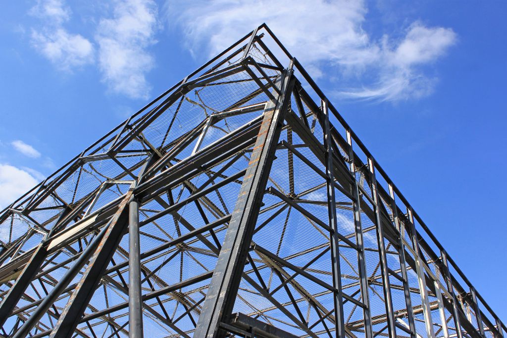 What is a structural steel estimator?